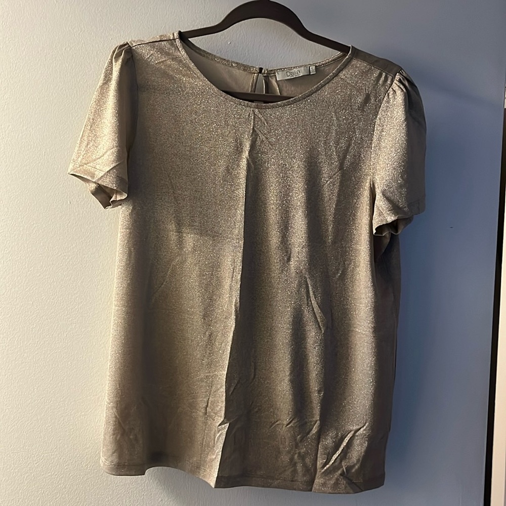 Dalia Gold short sleeve t-shirt size L